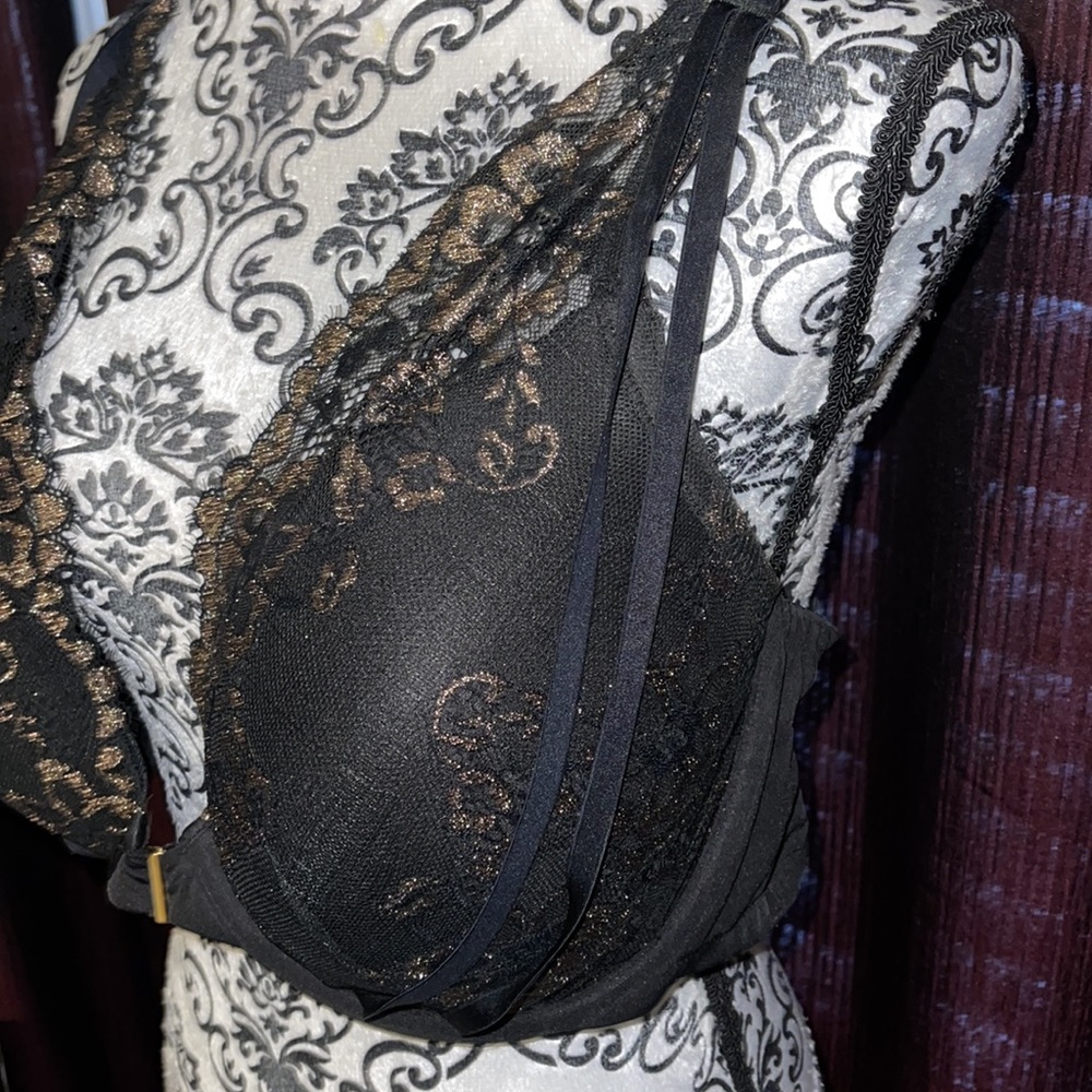 Spicy Bra 🥵 - Picture 2 of 5